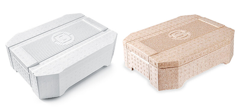 Una caja aislante marrón de bioplástico y una caja aislante blanca